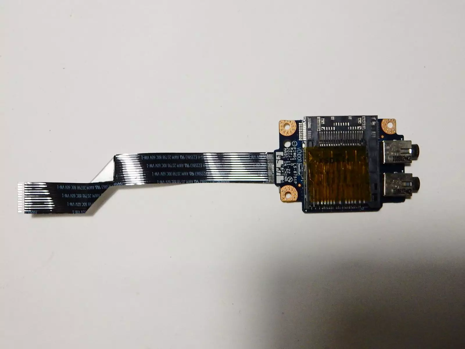 Плата AUDIO и картридера PIWG1 LS-6751P Rev: 1.0 с шлейфом PIWG2 NBX0000SN00 Rev: 2.0 Lenovo G570