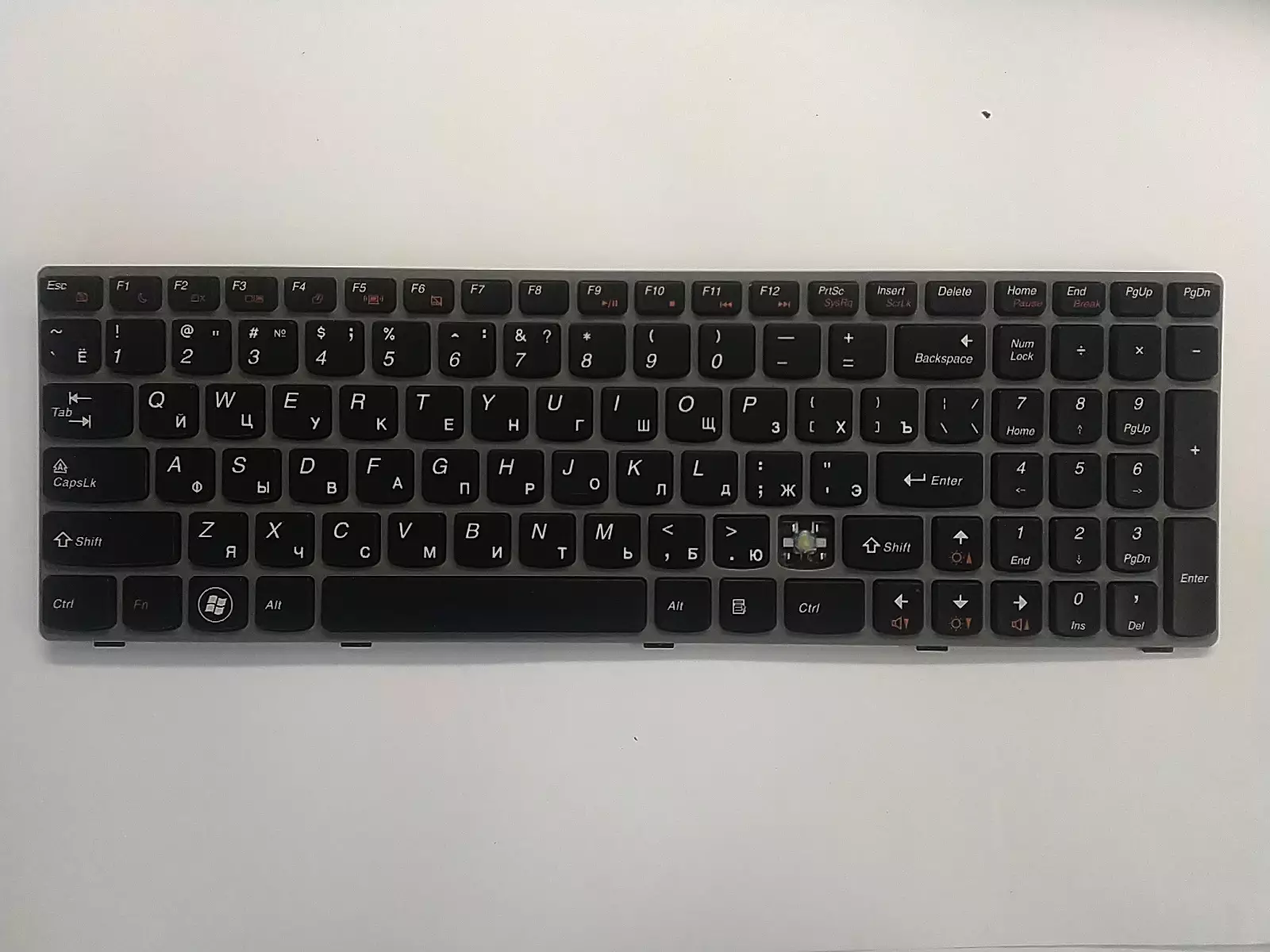 Клавиатура неисправная (на кнопки) 25010813 MP-10A33SU-686 T4T-RU для Lenovo G570 G575 G770 G780 Z560 Z565