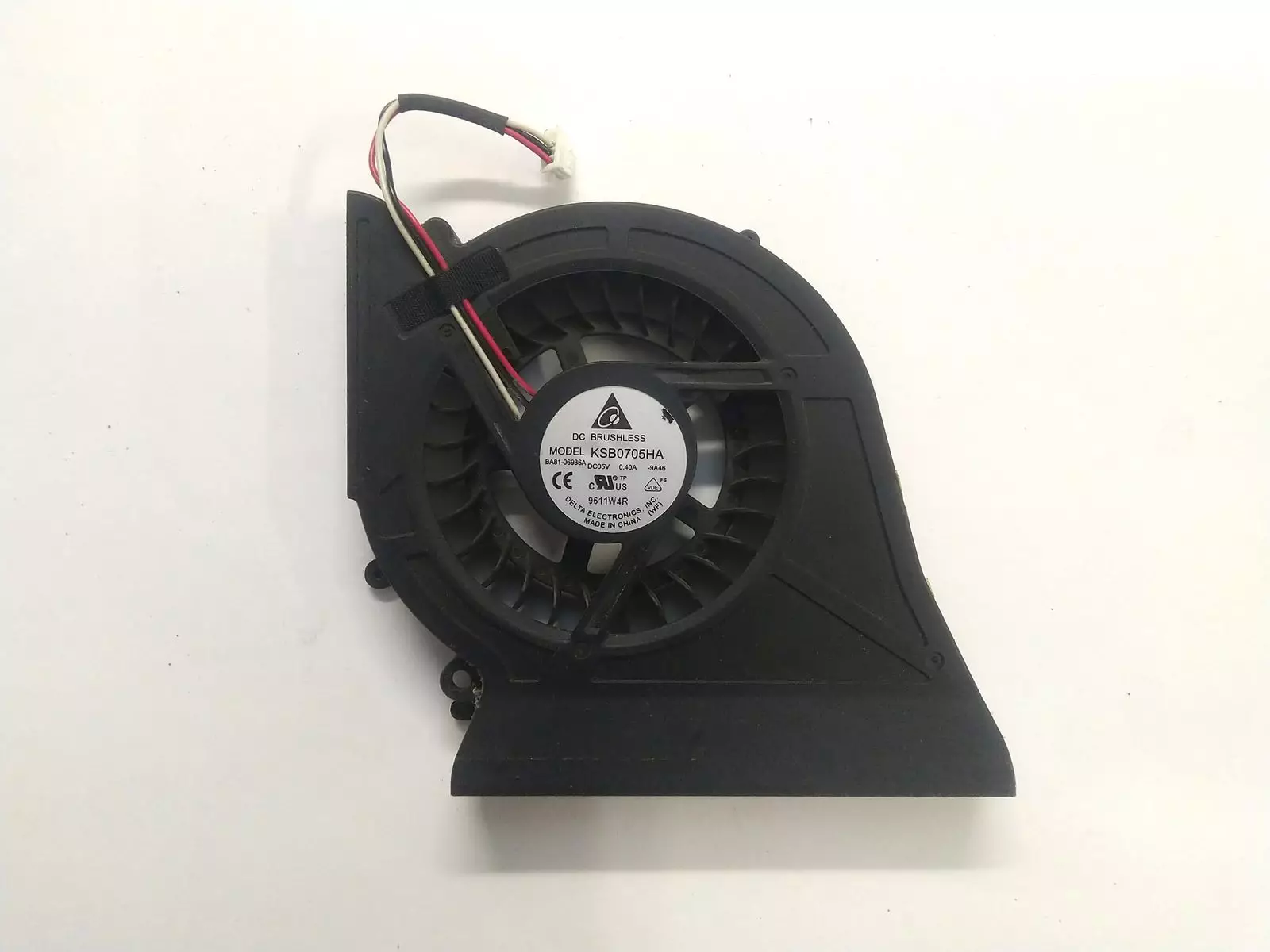 Вентилятор BRUSHLESS KSB0705HA -9A46 для Samsung NP-R720 R720H